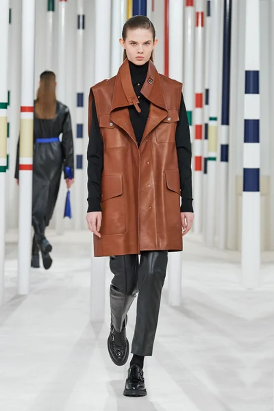 Look 26